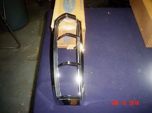 1969/70 ford taillight bezel rh body 71 wagon nos