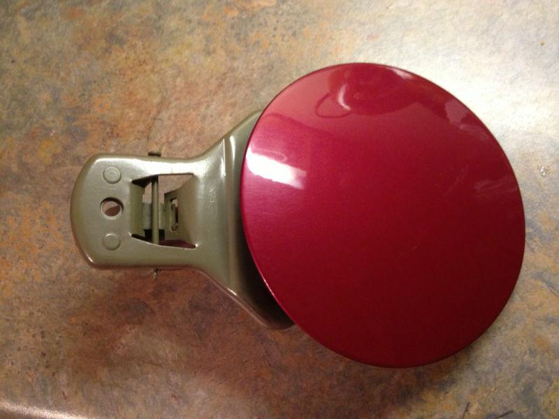 1995 ford crown victoria gas lid fuel cap maroon