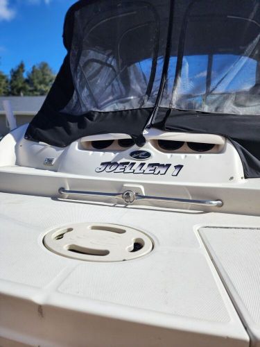 2002 searay 220 sundeck in great shape