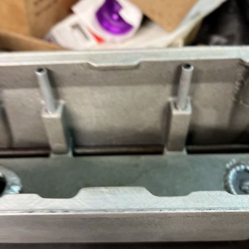 Sbc valve covers with spring oiler’s