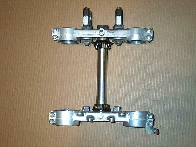 1996 yamaha yz125 triple tree clamps with steering stem & bar mounts yz 125 250