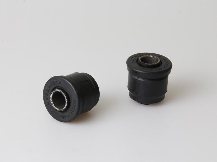 Datsun nissan 720 pickup truck pickup d21 sd22 sd23 sd25 upper arm bushing pair