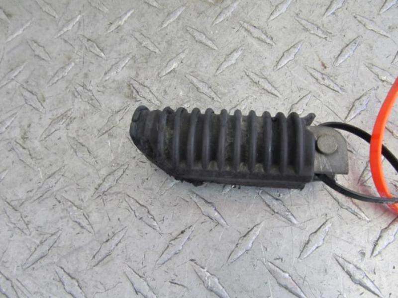 2004 buell blast p3 j18 footrest foot peg