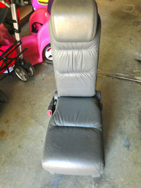 2005-2008 honda odyssey 8th passenger middle 2nd row jump seat gray leather oem