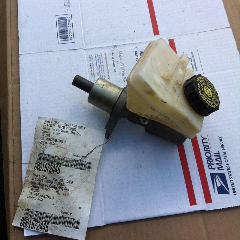 Sell 02 03 04 05 06 07 08 MINI COOPER BRAKE MASTER CYLINDER ASSEMBLY