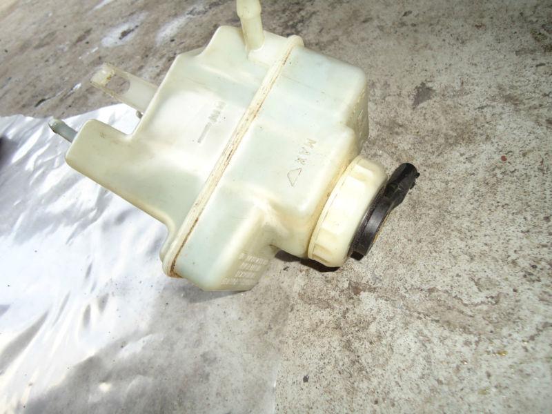 01 bmw 740il e38 brake fluid reservoir 32066792