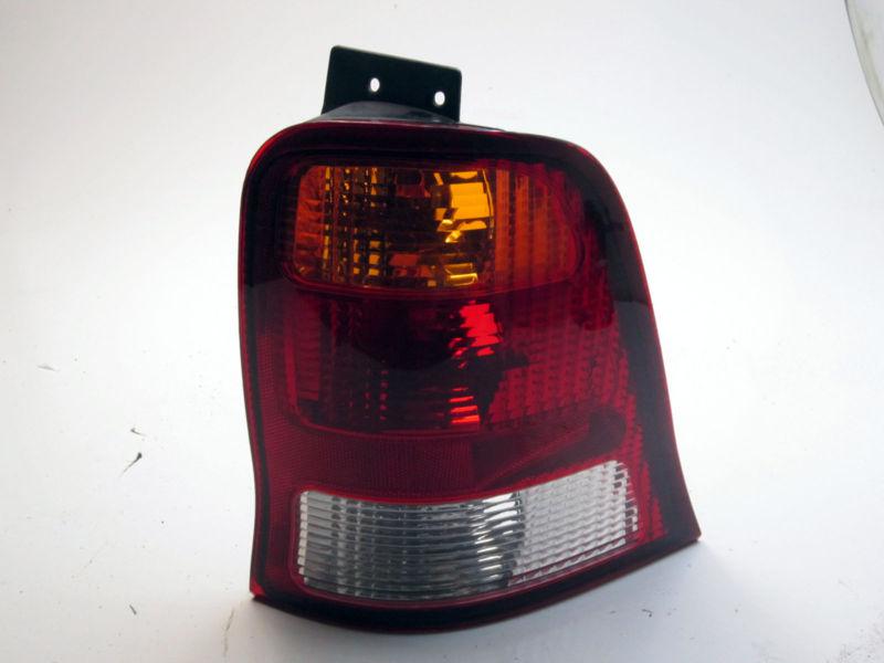 Oem 1999 2000 2001-2003 ford windstar passenger side rear brake tail light lamp