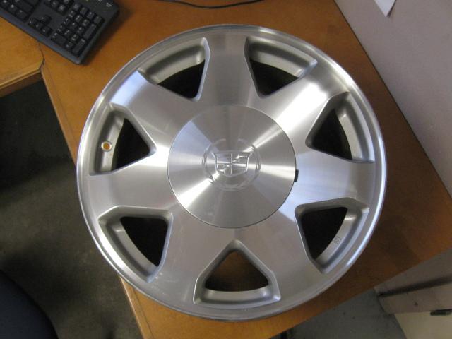 2002 - 2006 cadillac escalade factory alloy wheel 17 inch