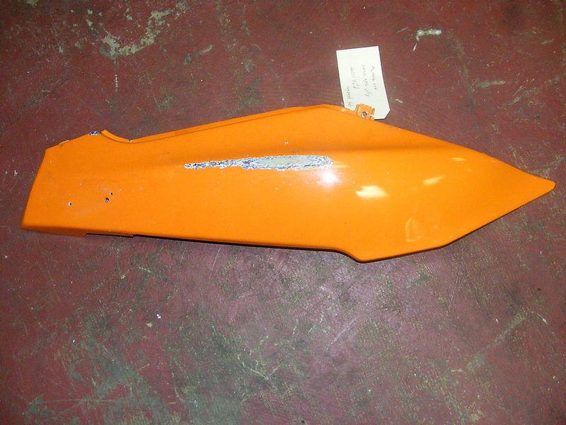 94 yamaha fzr1000 rear side cover right