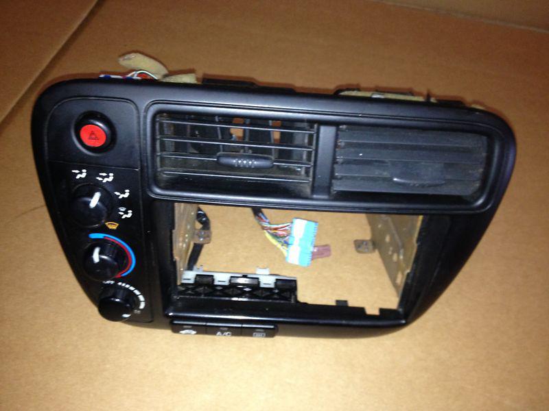 99 00  honda civic ex lx radio dash bezel with climate control and knobs origina