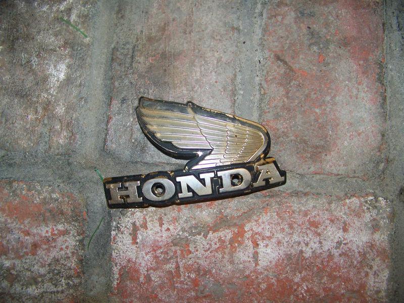 Honda tank emblem