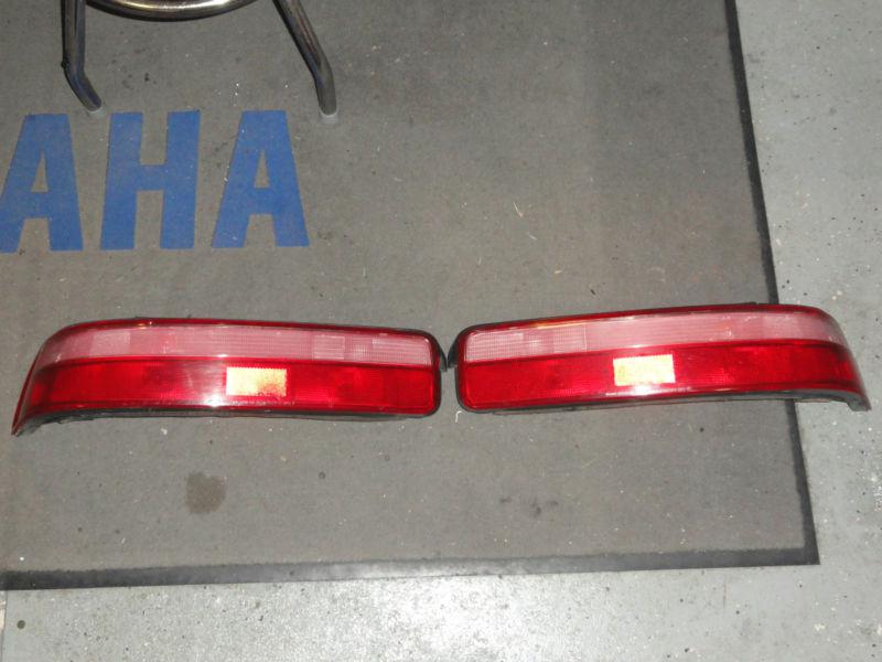 Pair of oem 90 91 acura integra ls tail lights