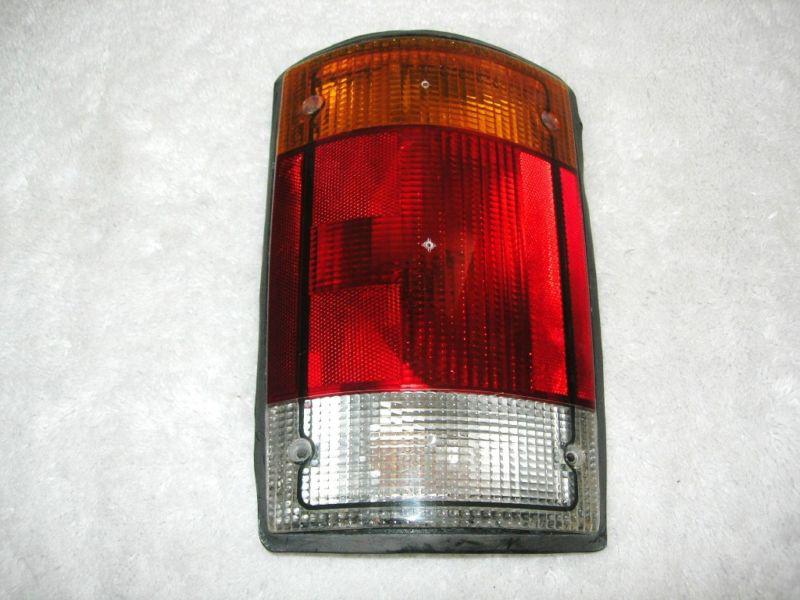 Ford e-series,econoline,van,cargo,passenger,tail light lamp, left side,1992-2002