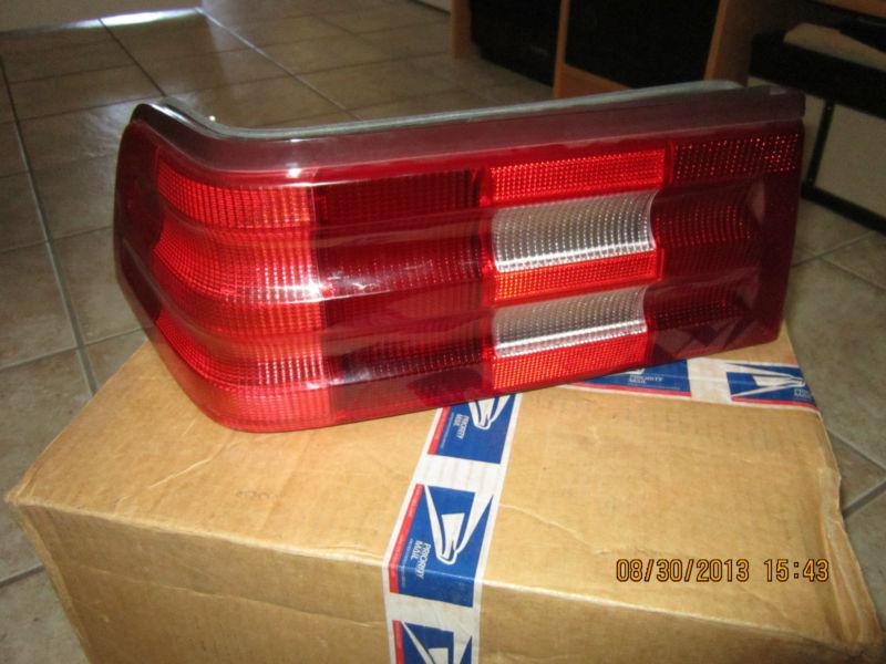 Mercedes r129 90-02 300sl sl500 driver side tail light lens 2001 mod. 1298203566