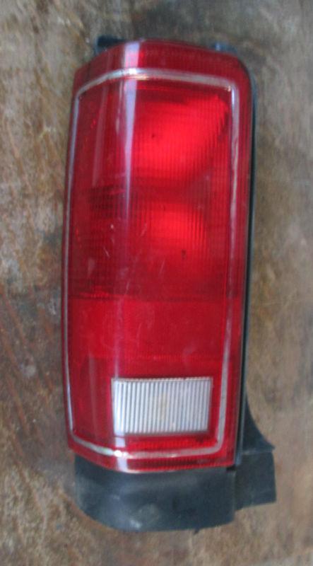 Ford f-series styleside pickup tail light left no bulbs 1992-1996 silver trim