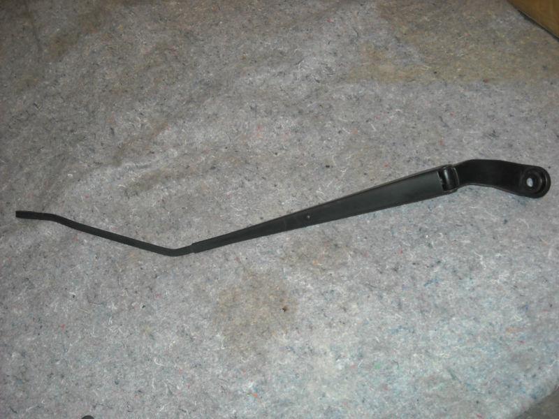 98 99 00 01 chrysler concorde front wiper arm r/h