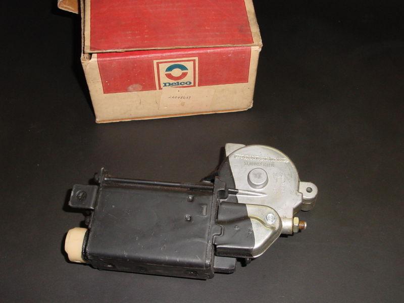 Nos delco window lift motor #22048629 (20004658 on motor) 1977-90 gm