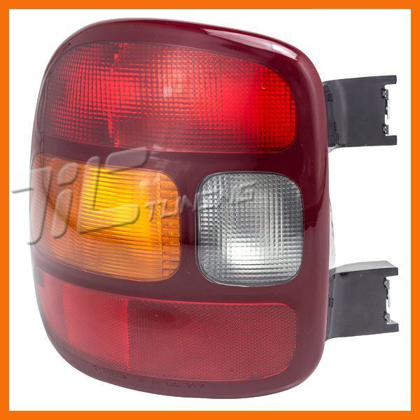 Left rear lamp taillamp tail light driver side 1999-2003 chevrolet silverado