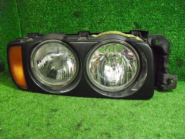 Nissan gloria 1993 right head light assembled [3210800]