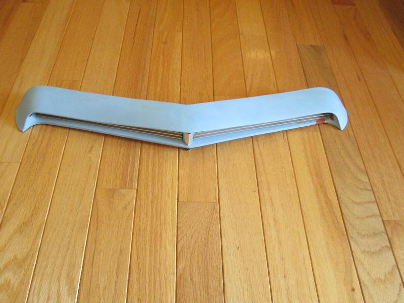 Ford thunderbird 1960 nose panel with chrome windscreen (fits 1958 and 1959)