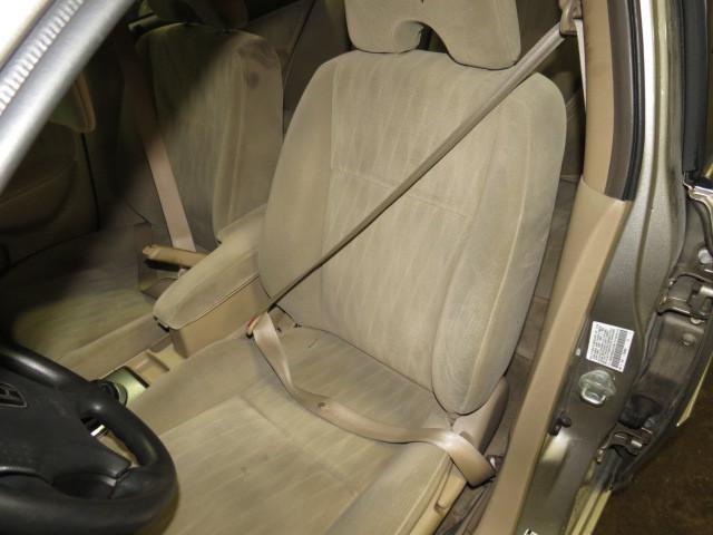 2004 honda civic front driver seat belt & retractor only tan