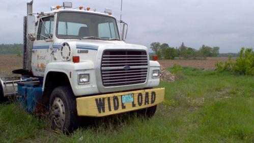 1987 ford semi tractor heavy duty parts truck 162 w.b. engine and drive train 