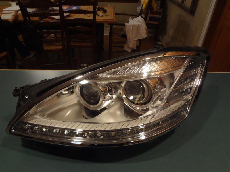 Like new condition mercedes s550 left xenon headlight without night vision
