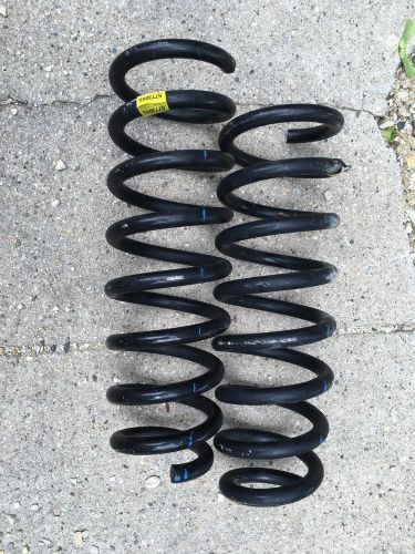 Genuine bmw e70 x5 50i front coil springs - 31336773052