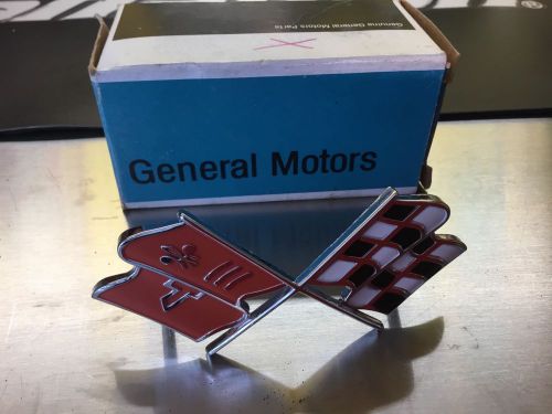 Corvette 1967 nos nose emblem--gereral motors item