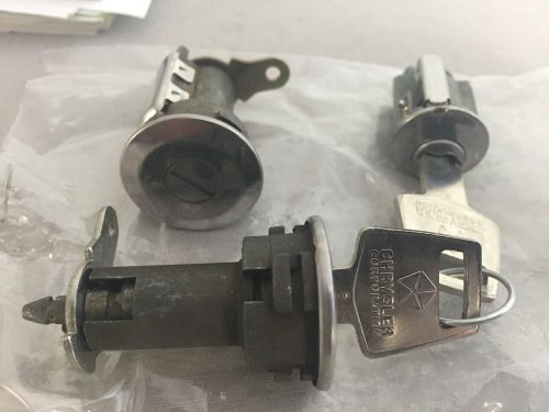 Nos 1967-69 mopar a body door lock and ignition set