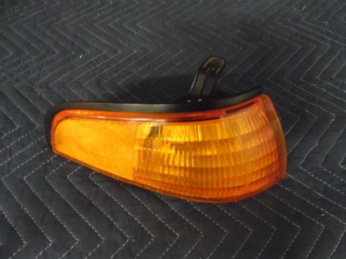 93 94 95 96 ford escort rh passenger side corner marker light oem