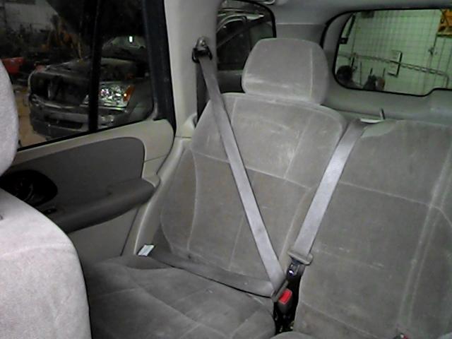 2004 chevy trailblazer rear seat belt & retractor only rh passenger tan