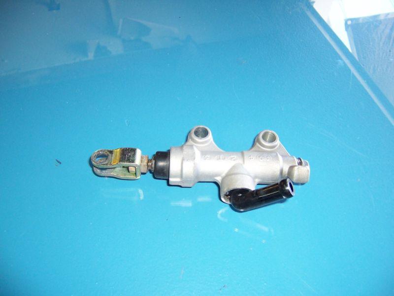 066 kawasaki zx6r 636 zx 6r 03 04 rear brake master cylinder