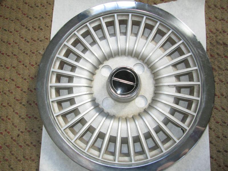 Ford hubcap 14 inch 