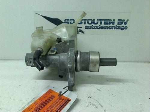 Bmw x5 (e53) suv 3.0 24v master cylinder (m54-b30(306s3)) 2000 320669062-