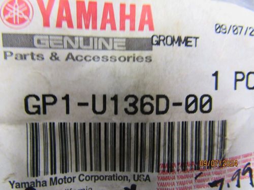 New oem yamaha marine grommet gp1-u136d-00