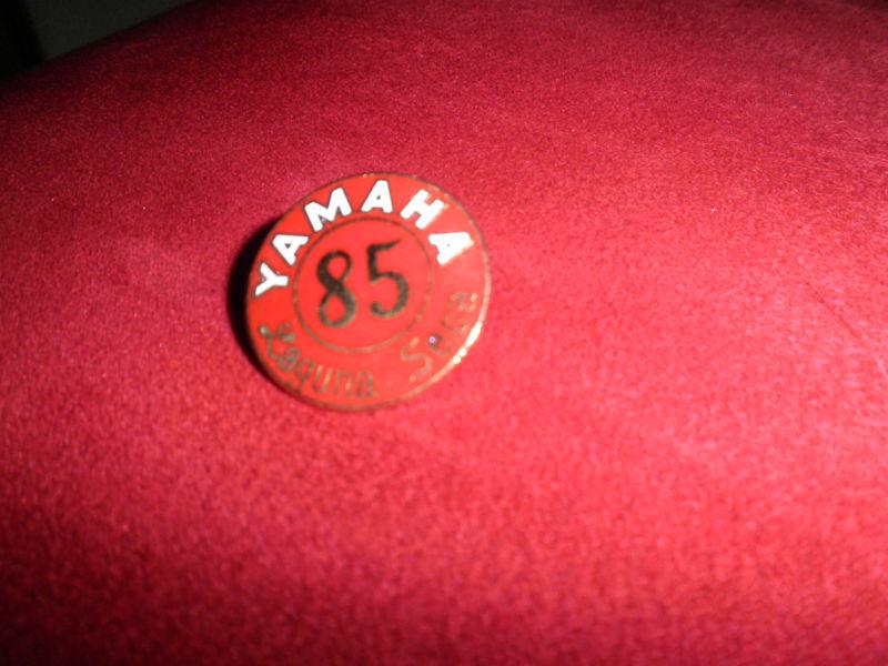 Laguna seca 500cc usgp yamaha commemorative pin from 1985 event