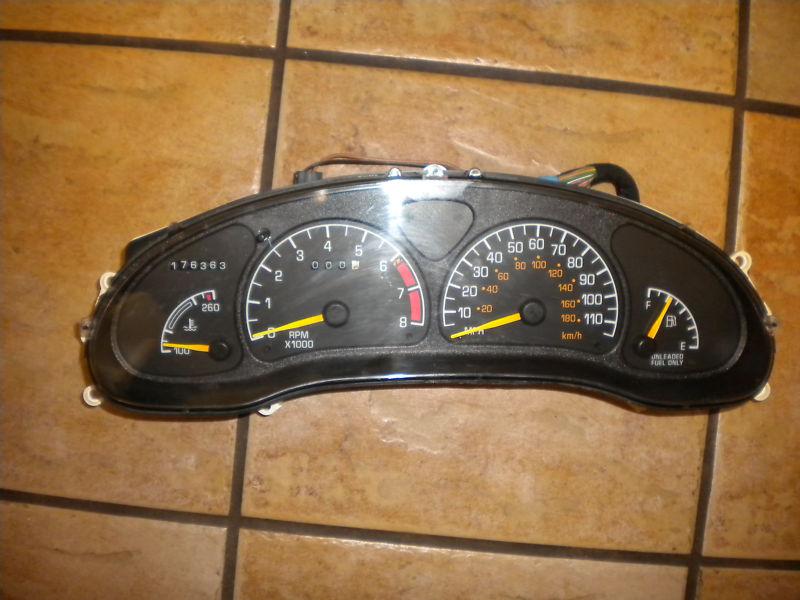 97 98 pontiac grand am instrument guage cluster speedometer 