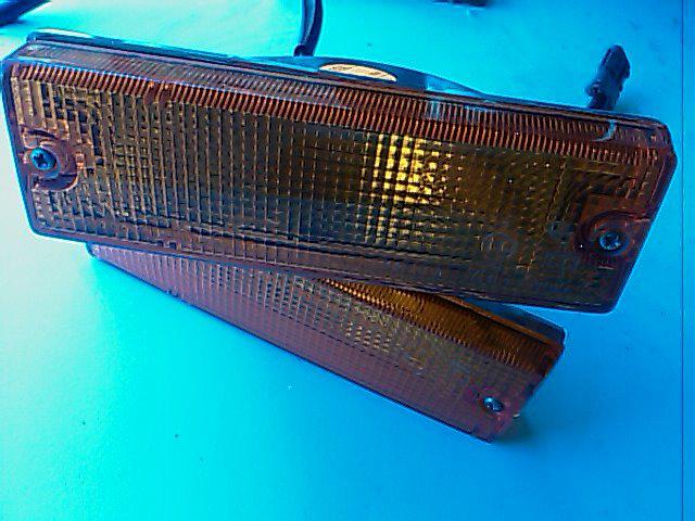 Isuzu rodeo 91-97 honda passport 94-97 oem parking light turn signal rh & lh 