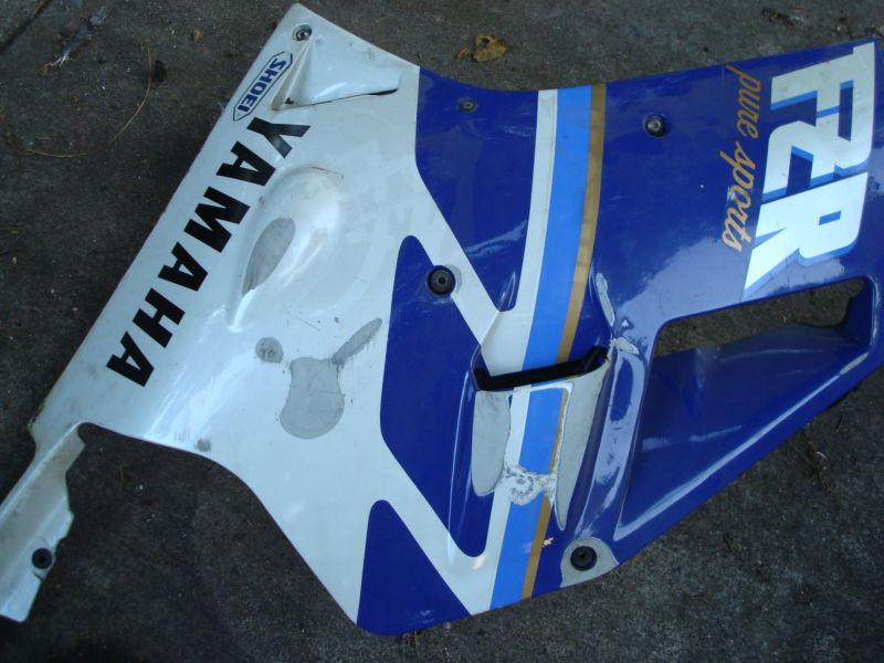 1988 fzr 1000 right side fairing.......