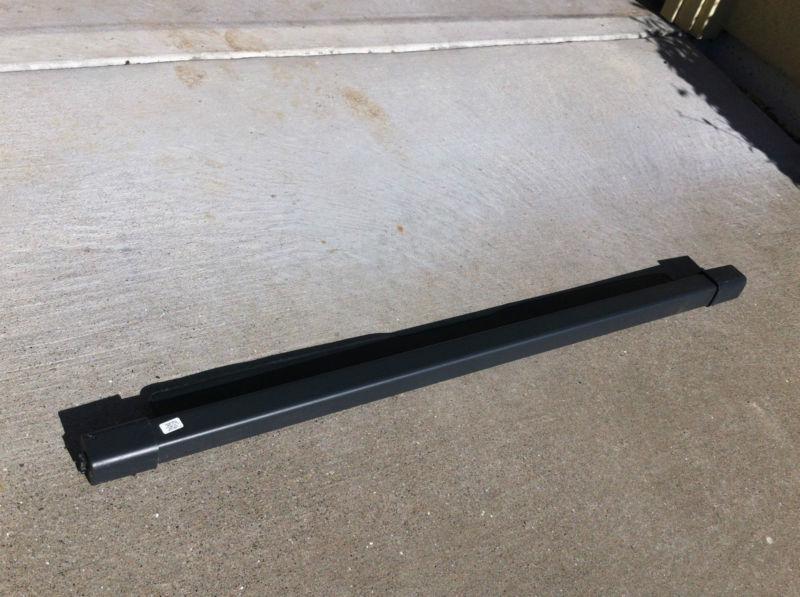 Mercedes benz 98-05 ml320 black rear retractable cargo cover