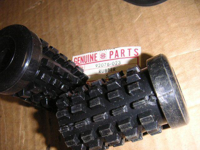 Footpeg rubbers 2)       f5 f6 f7 f8 f81m f9  92076-023 kawasaki nos