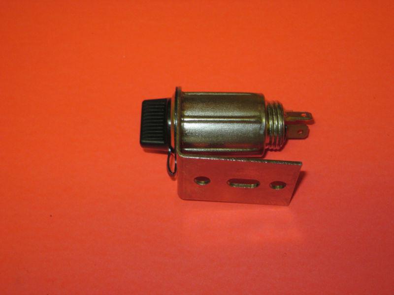 Auxiliary power socket 12v