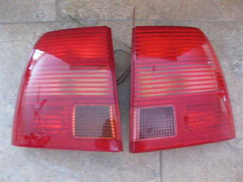 2000 vw passat tail light