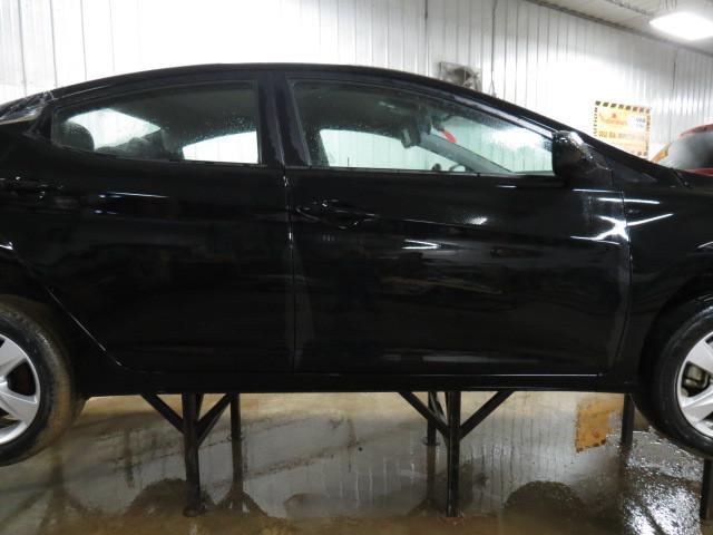 2011 fits hyundai elantra 31933 miles front door right 2518080