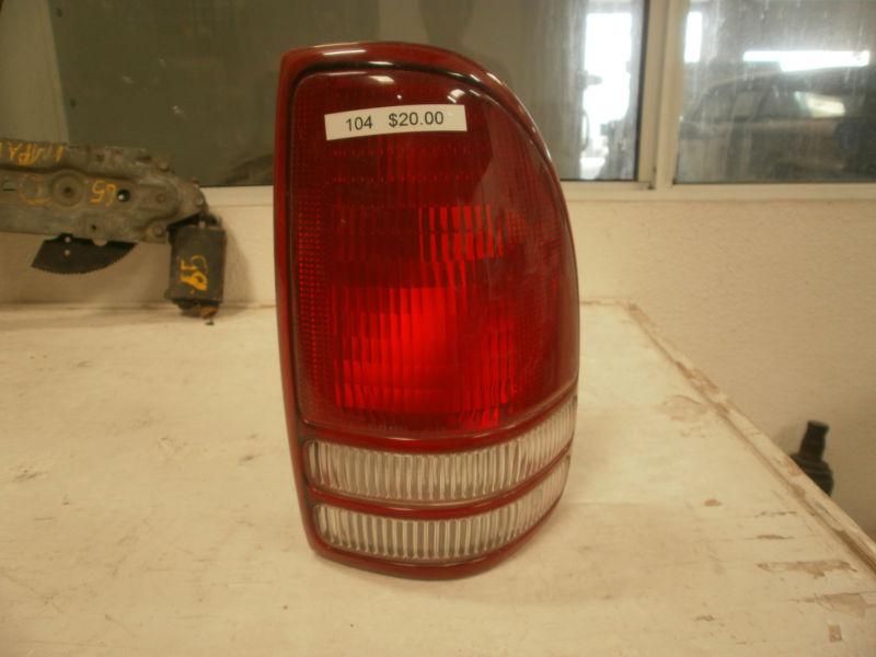 1997-2004 dodge dakota tail light assembly