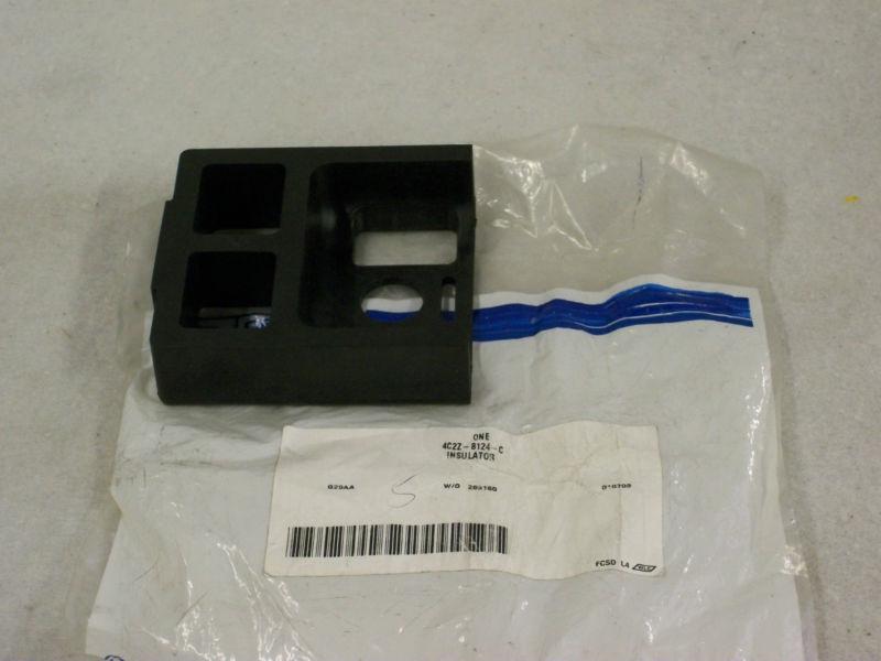 05/10 ford econoline - lower radiator insulator 6.0l