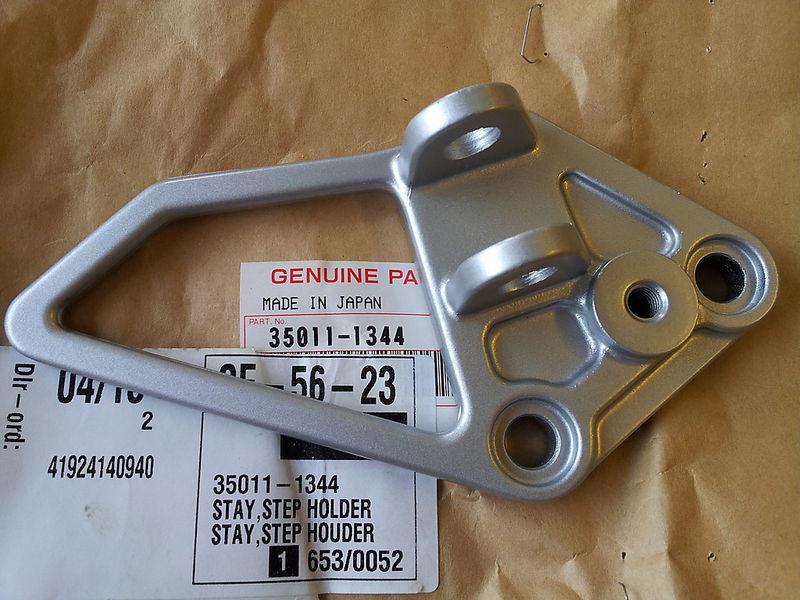 Kawasaki zx600 ninja gpx 600 88-97 foot peg bracket l.h. 35011-1344 nos