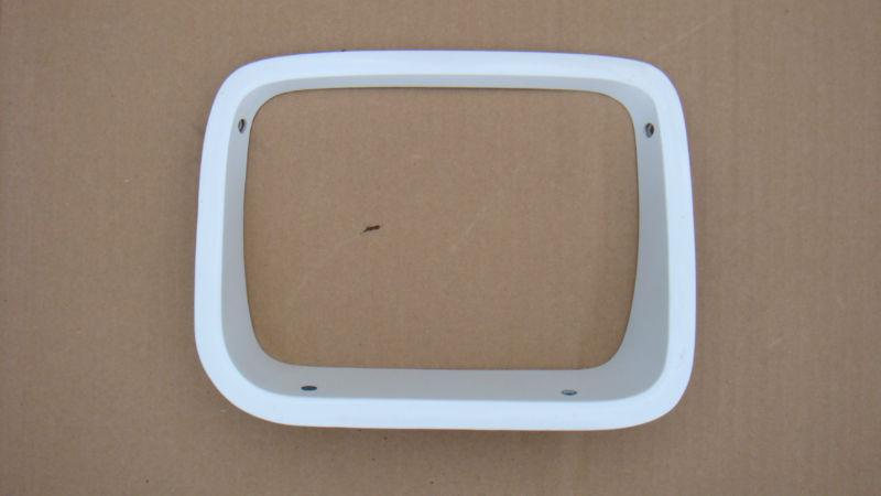 87-95 jeep wrangler right headlight bezel trim white housing 88 89 90 91 92 93