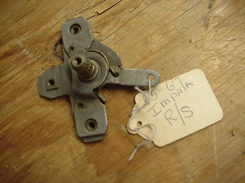 Nos 1965-67 chevrolet door handle release 